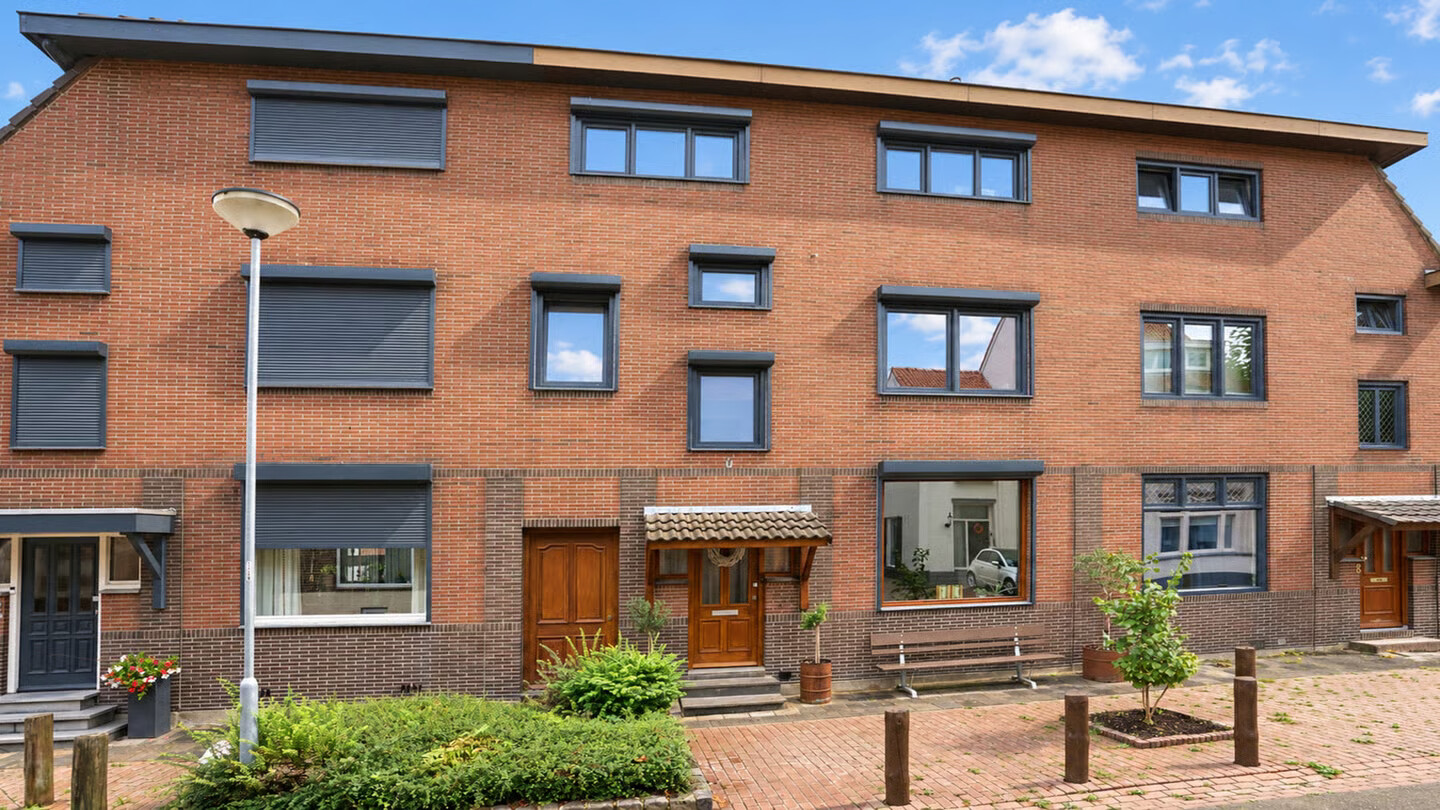 Tussenwoning te koop: Kleine Voortstraat 10, Landgraaf