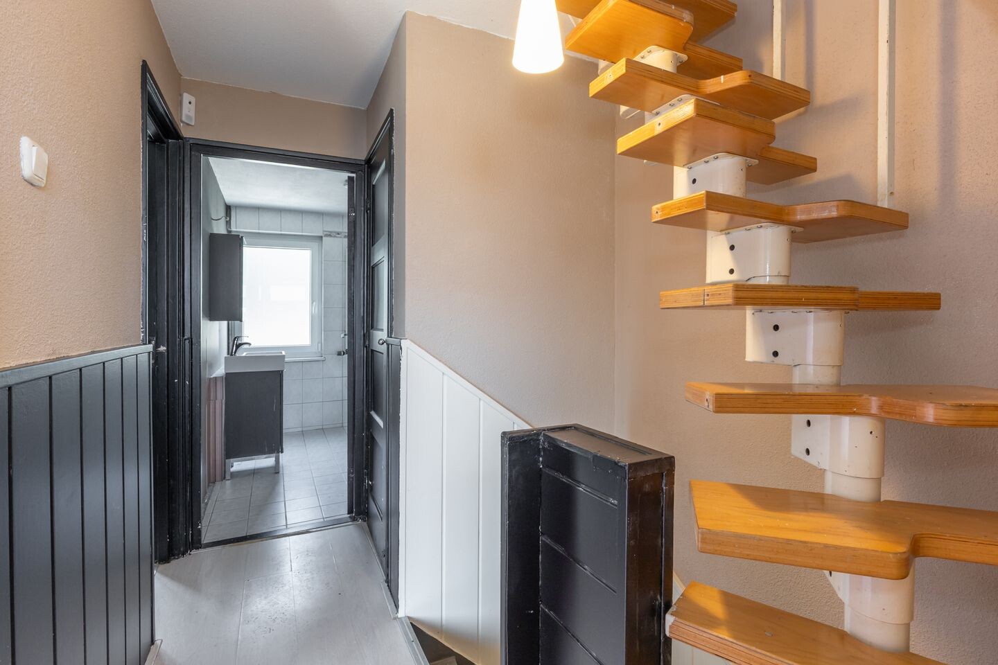 Tussenwoning te koop: Prins Bernhardstraat 8, Landgraaf
