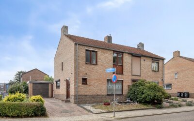 Huis te koop Dr. Marga Klompéstraat 2