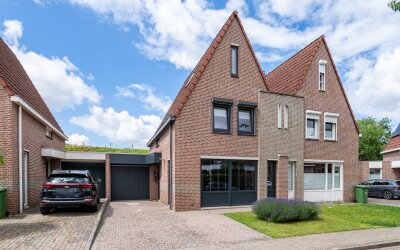Mies van der Rohestraat 28