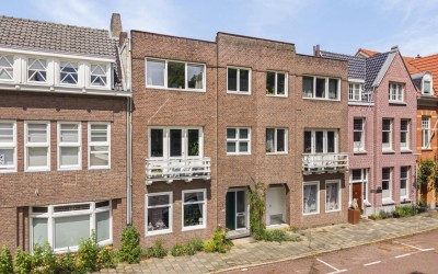 Burg. de Hesselleplein 1