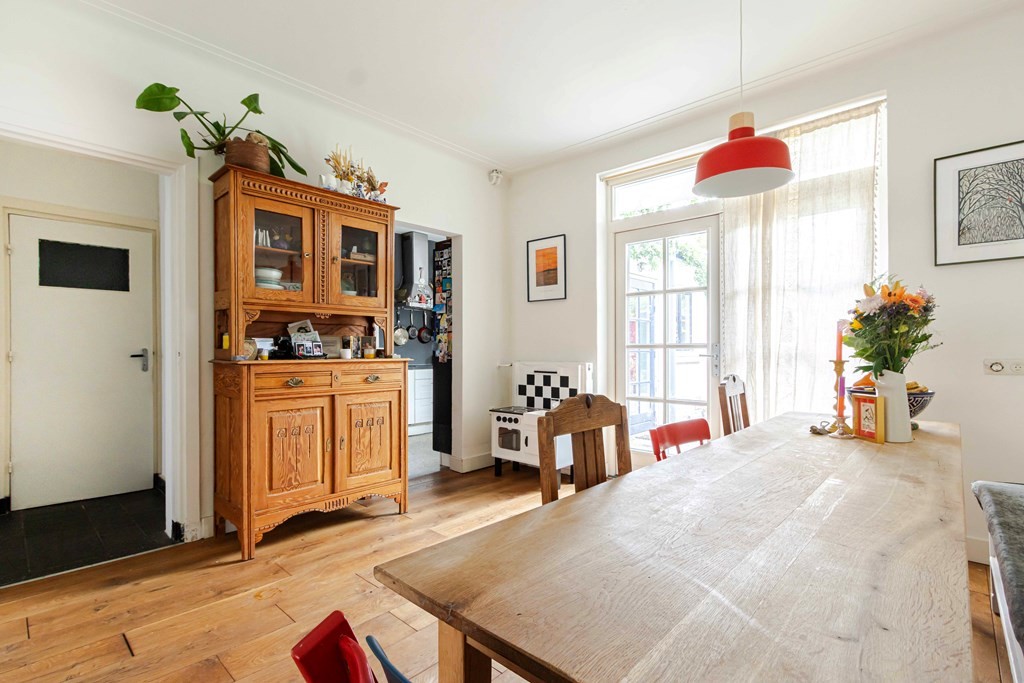 Tussenwoning te koop: Ambachtsstraat 15, Heerlen
