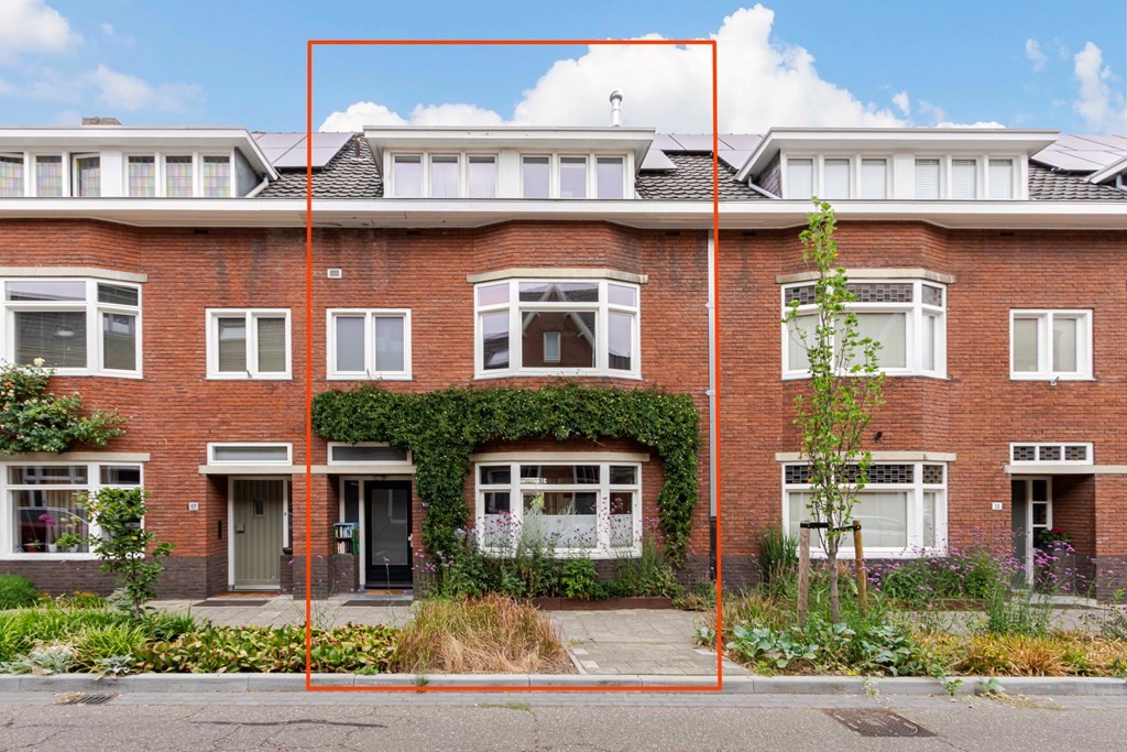 Tussenwoning te koop: Ambachtsstraat 15, Heerlen