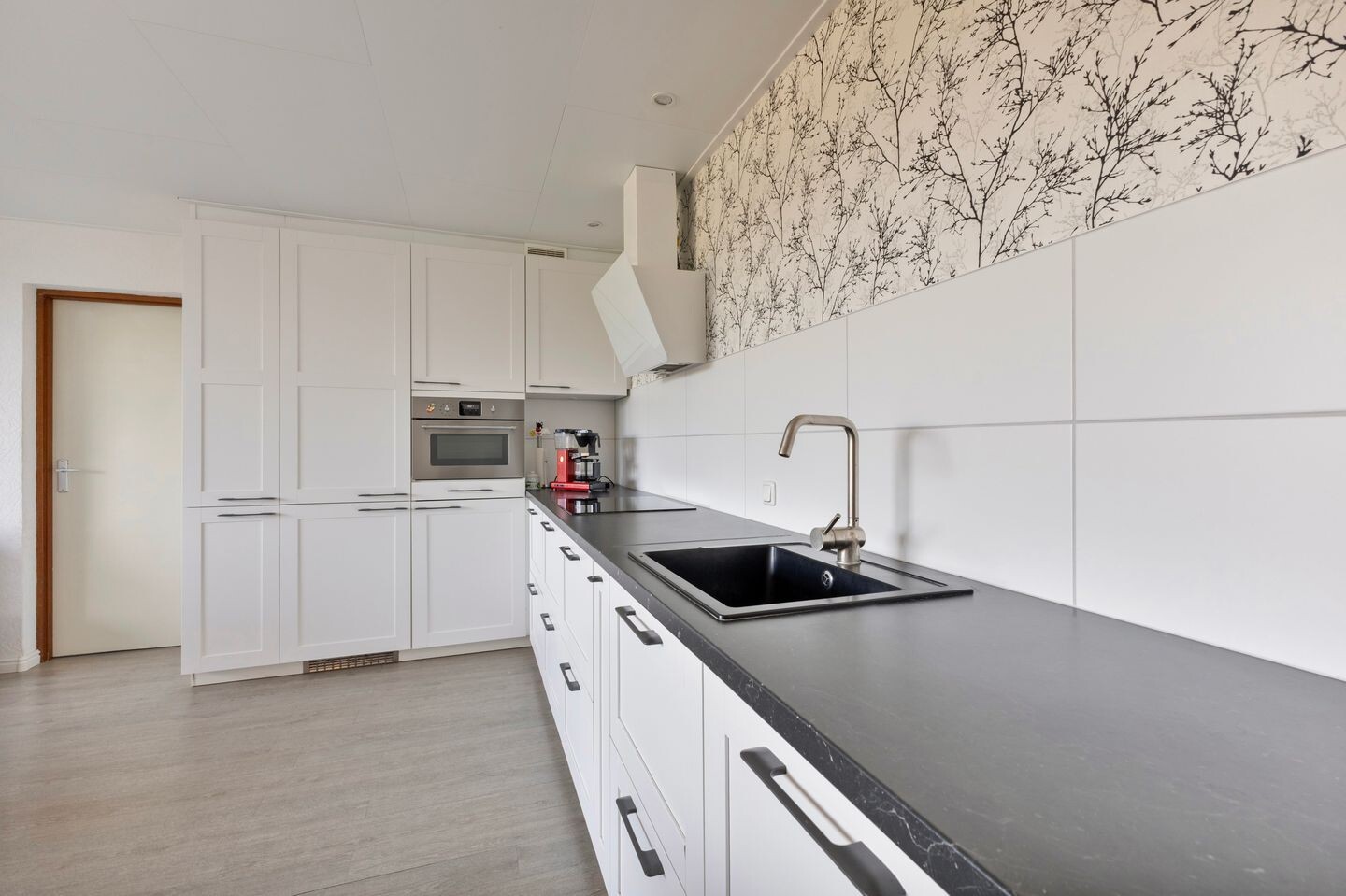 Appartement te koop: Zeskant 111, Heerlen