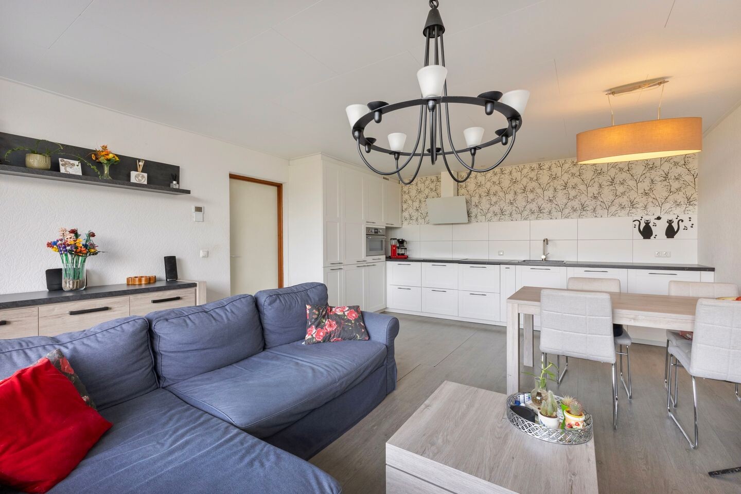 Appartement te koop: Zeskant 111, Heerlen