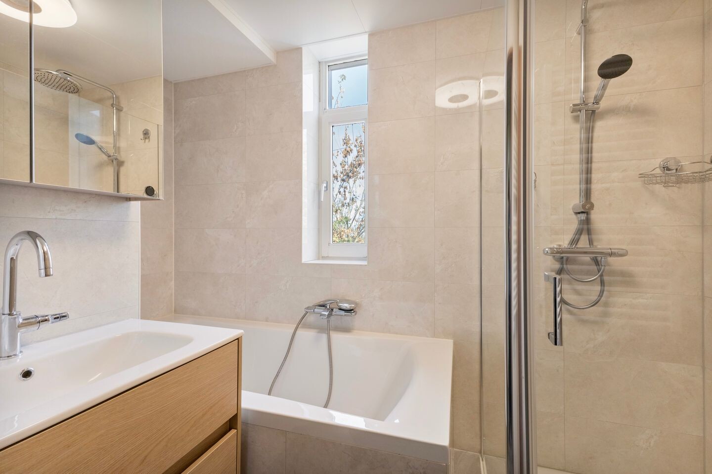 Appartement te koop: Zeskant 111, Heerlen