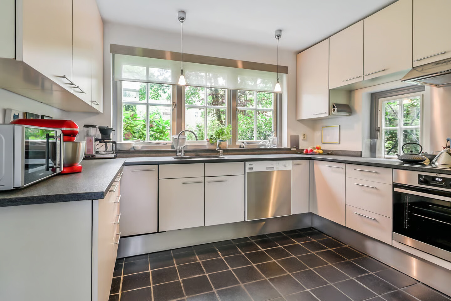 Twee-onder-één-kap te koop: Van Lennepstraat 24, Heerlen