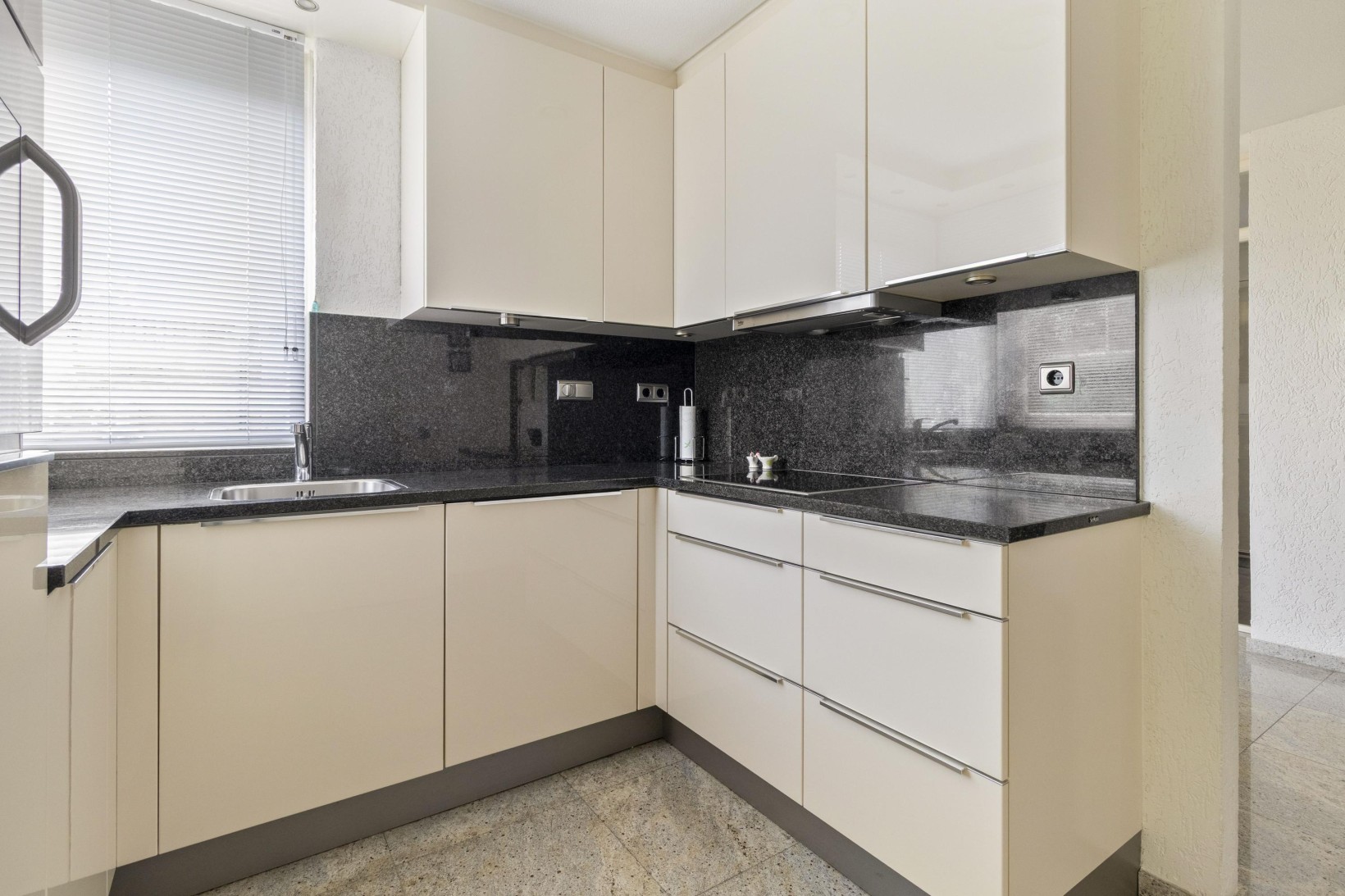 Tussenwoning te koop: Harriët Freezerstraat 36, Heerlen