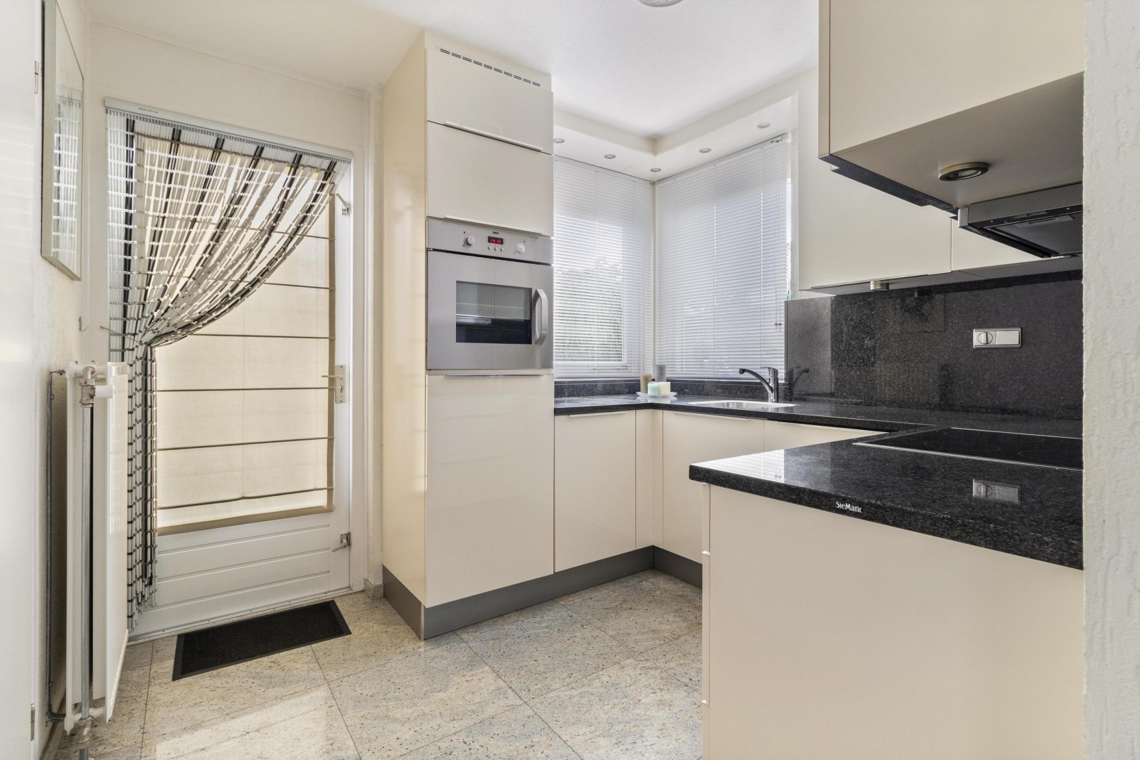 Tussenwoning te koop: Harriët Freezerstraat 36, Heerlen