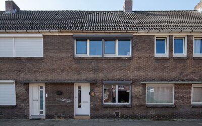 Karel van den Oeverstraat 16