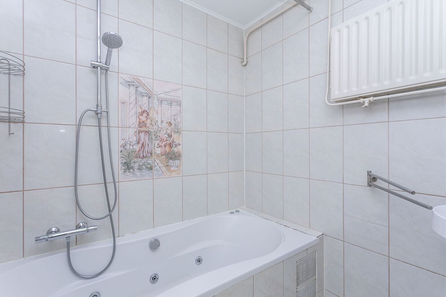 Tussenwoning te koop: De Genestetstraat 10, Heerlen