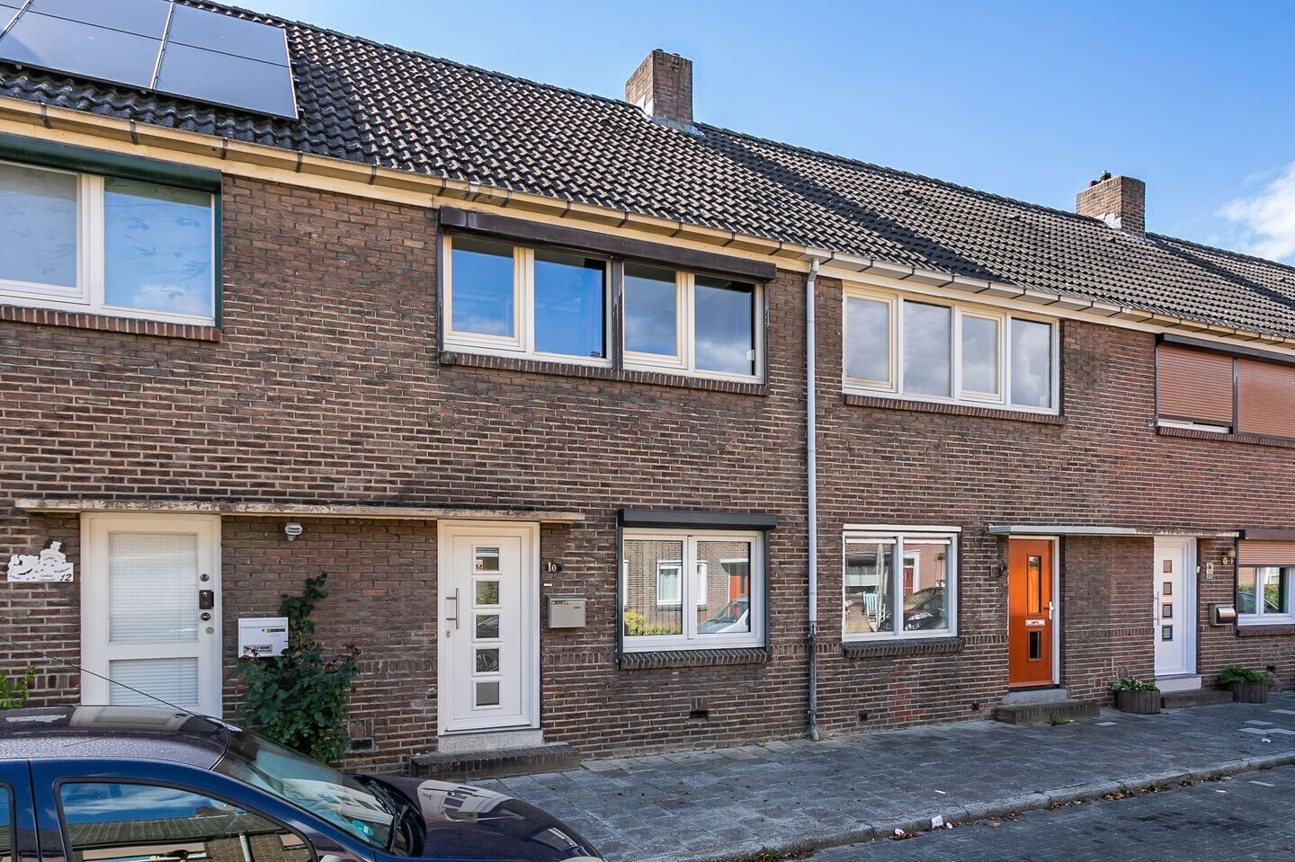 Tussenwoning te koop: De Genestetstraat 10, Heerlen