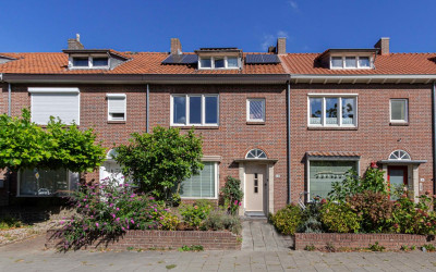 Burg. Waszinkstraat 33