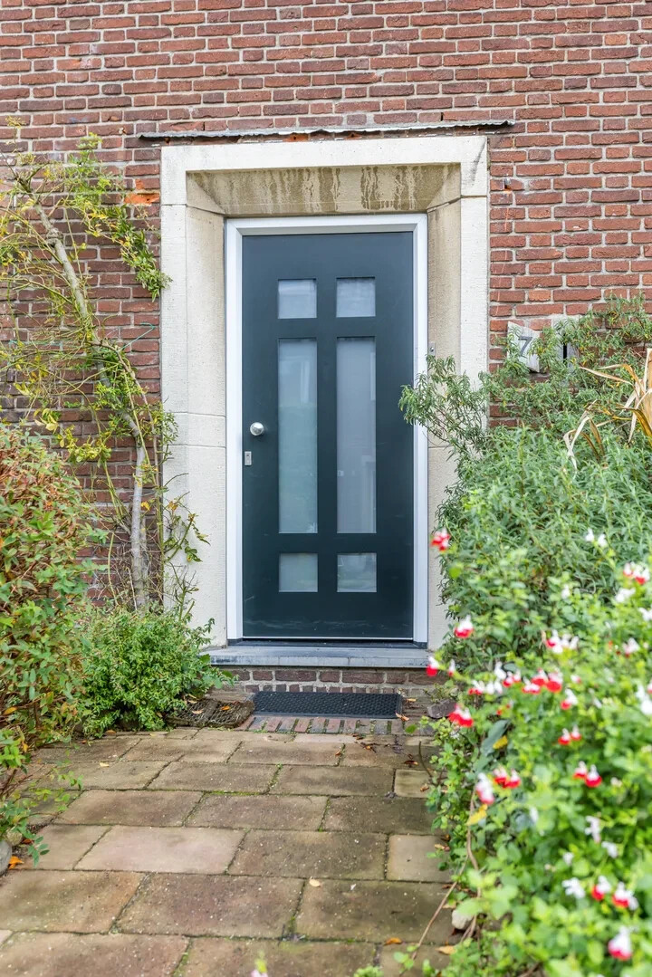 Twee-onder-één-kap te koop: Schipholstraat 7, Heerlen
