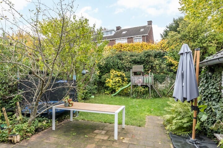Twee-onder-één-kap te koop: Schipholstraat 7, Heerlen