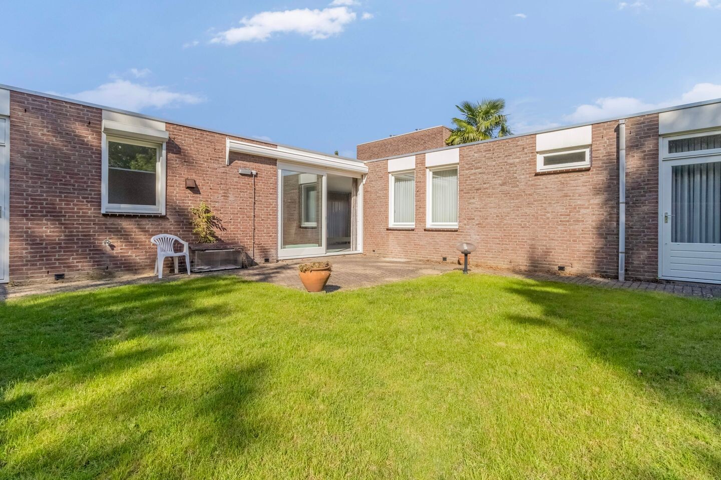 Tussenwoning te koop: Roggehof 90, Heerlen