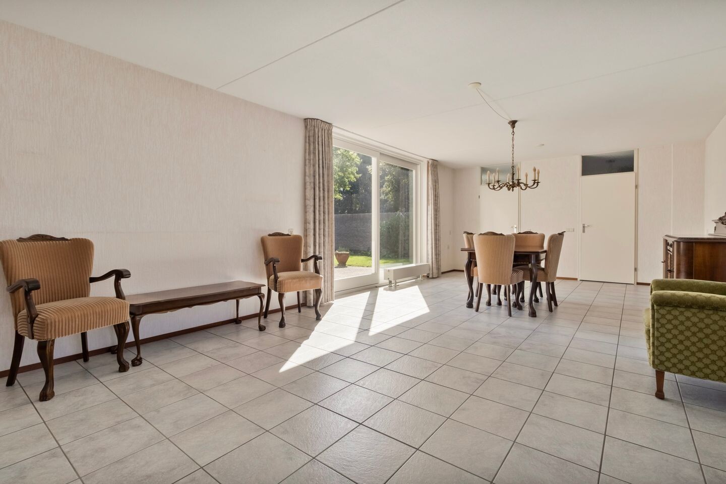 Tussenwoning te koop: Roggehof 90, Heerlen