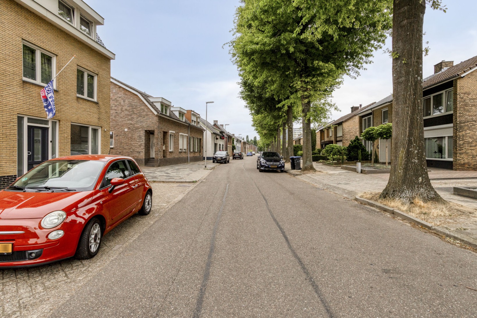 Twee-onder-één-kap te koop: Leon Biessenstraat 32, Heerlen