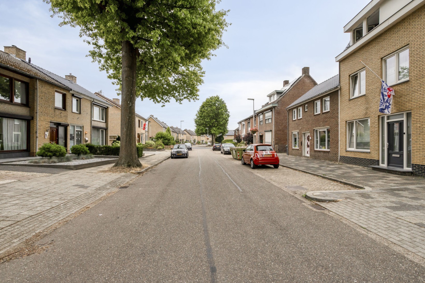 Twee-onder-één-kap te koop: Leon Biessenstraat 32, Heerlen