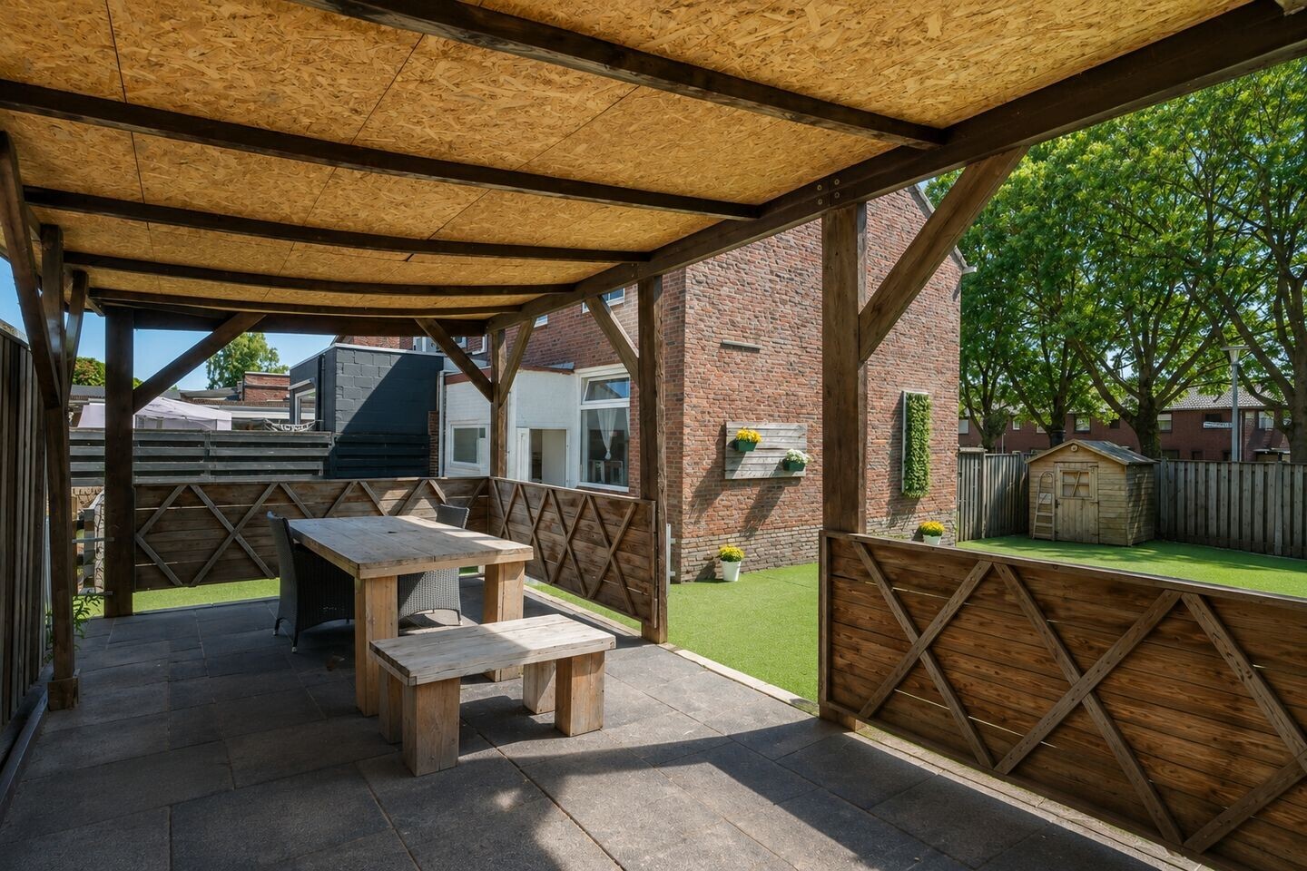Twee-onder-één-kap te koop: Bergplein 22, Hoensbroek