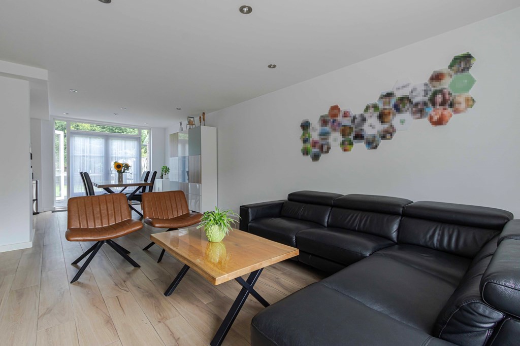 Tussenwoning te koop: Dr. Albert Schweitzerstraat 40, Hoensbroek