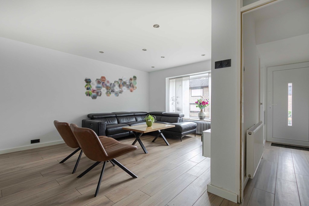 Tussenwoning te koop: Dr. Albert Schweitzerstraat 40, Hoensbroek