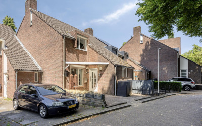 Sint Teunisstraat 24