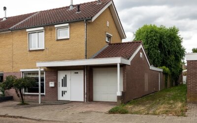 Mgr. Paredisstraat 2