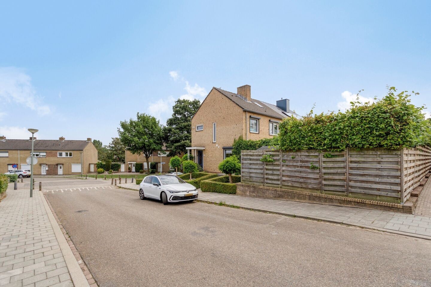 Twee-onder-één-kap te koop: Koningstraat 68, Brunssum