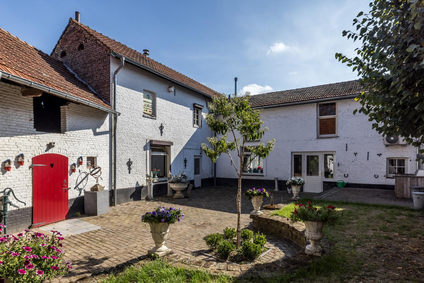 Vrijstaande woning te koop: Titus Brandsmastraat 15, Brunssum