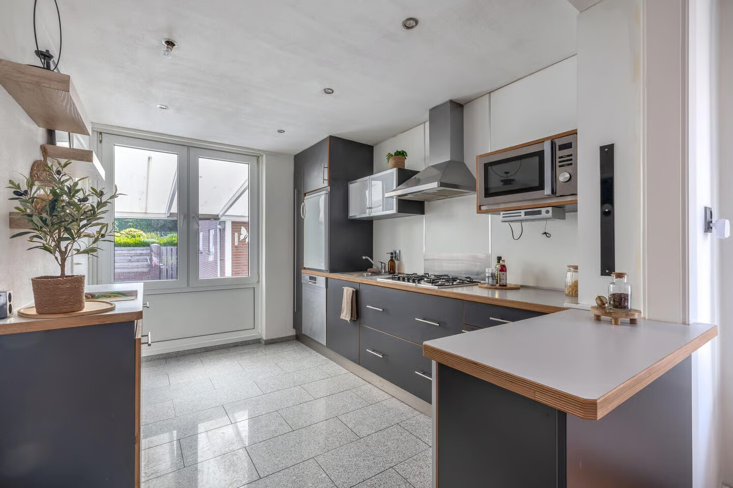 Hoekwoning te koop: Venweg 77, Brunssum