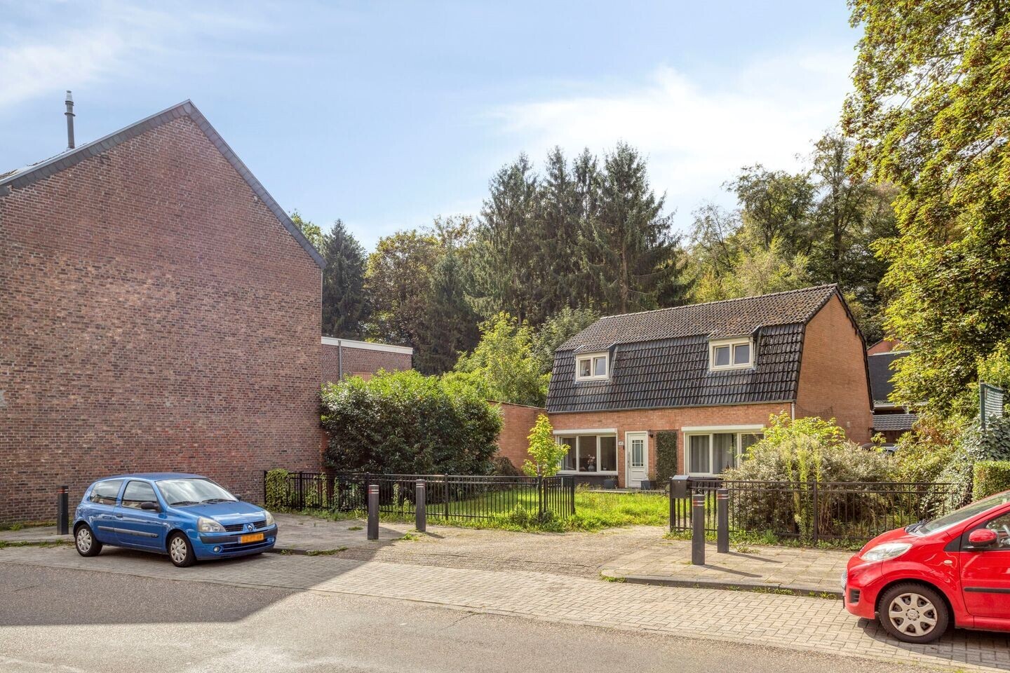 Twee-onder-één-kap te koop: Meuserstraat 145, Kerkrade