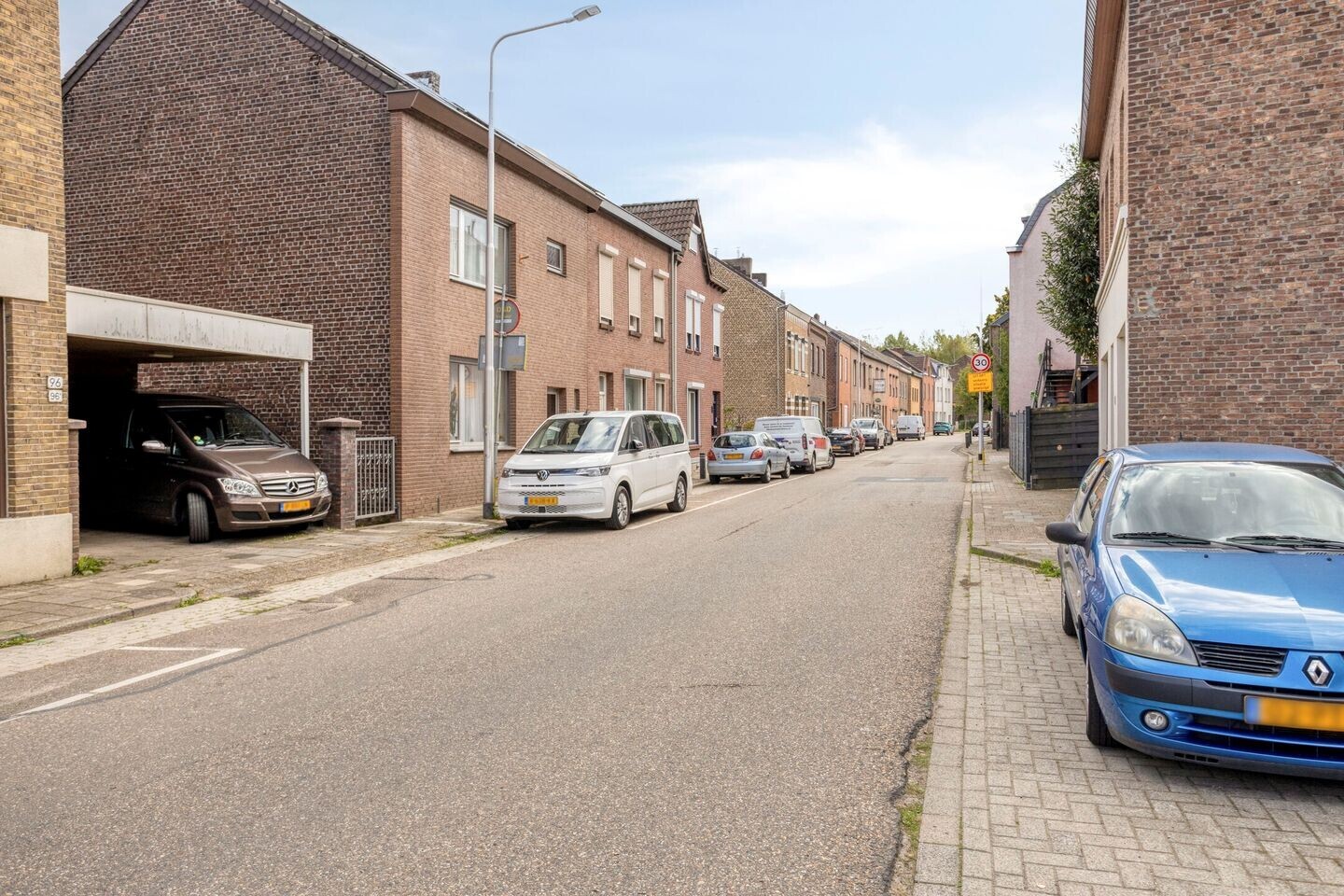 Twee-onder-één-kap te koop: Meuserstraat 145, Kerkrade