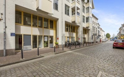 Lage Markt 23
