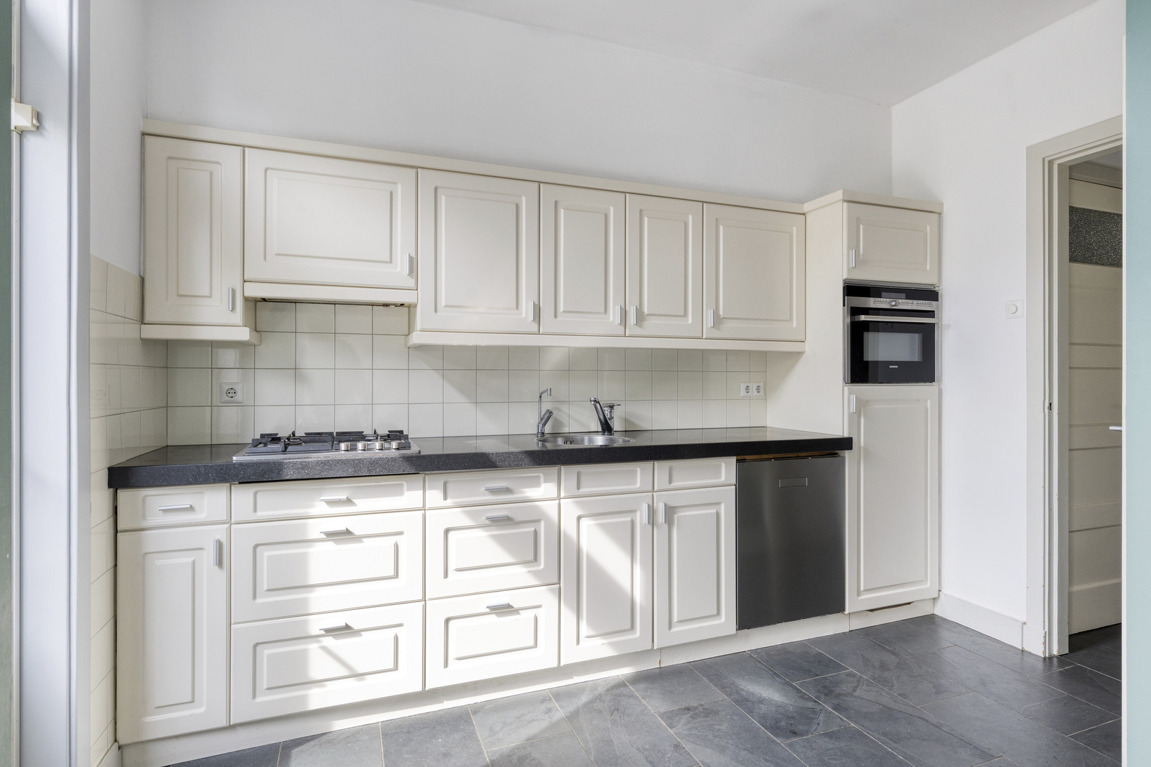 Tussenwoning te koop: Bachstraat 24, Nijmegen