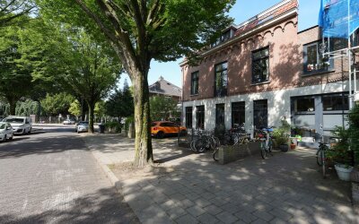 van Nispens. 240