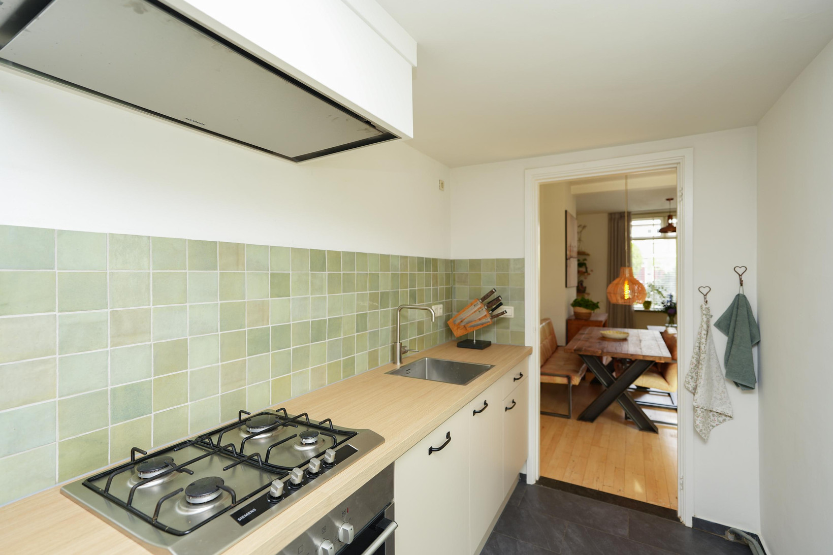 Tussenwoning te koop: Van 't Santstraat 30, Nijmegen
