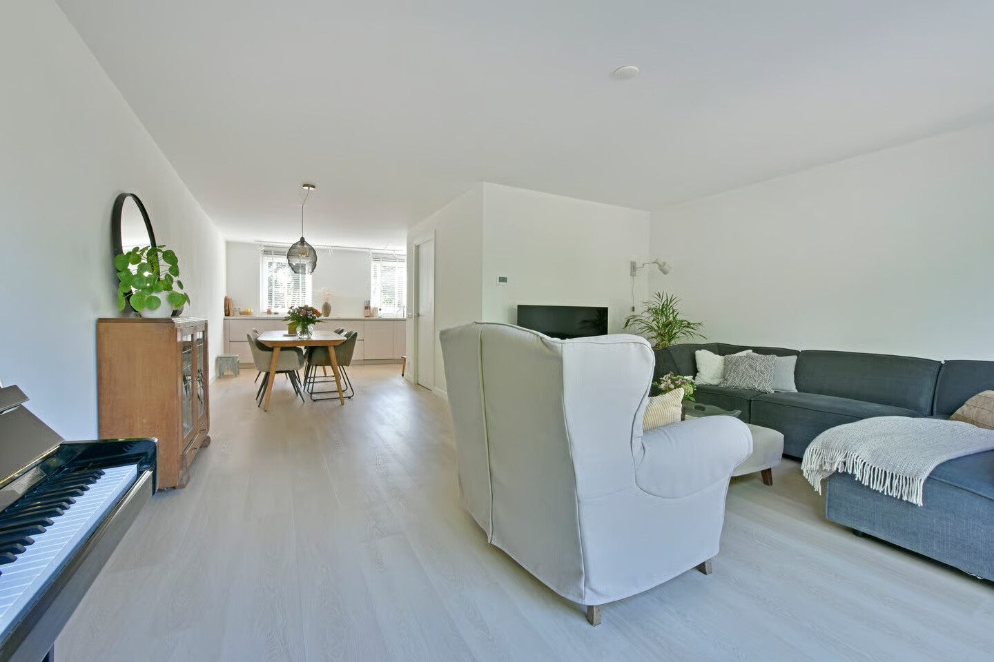 Tussenwoning te koop: Albert Schweitzerlaan 60, Nijmegen