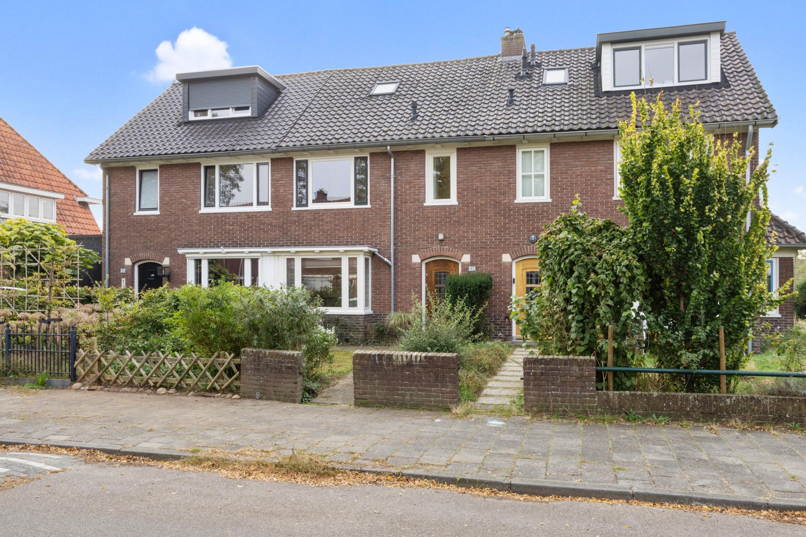 Tussenwoning te koop: Vossenlaan 239, Nijmegen