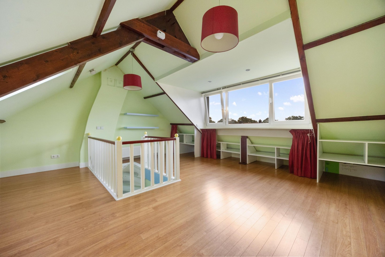 Tussenwoning te koop: Vossenlaan 239, Nijmegen