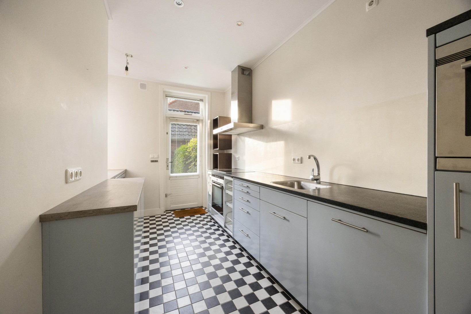 Tussenwoning te koop: Vossenlaan 239, Nijmegen