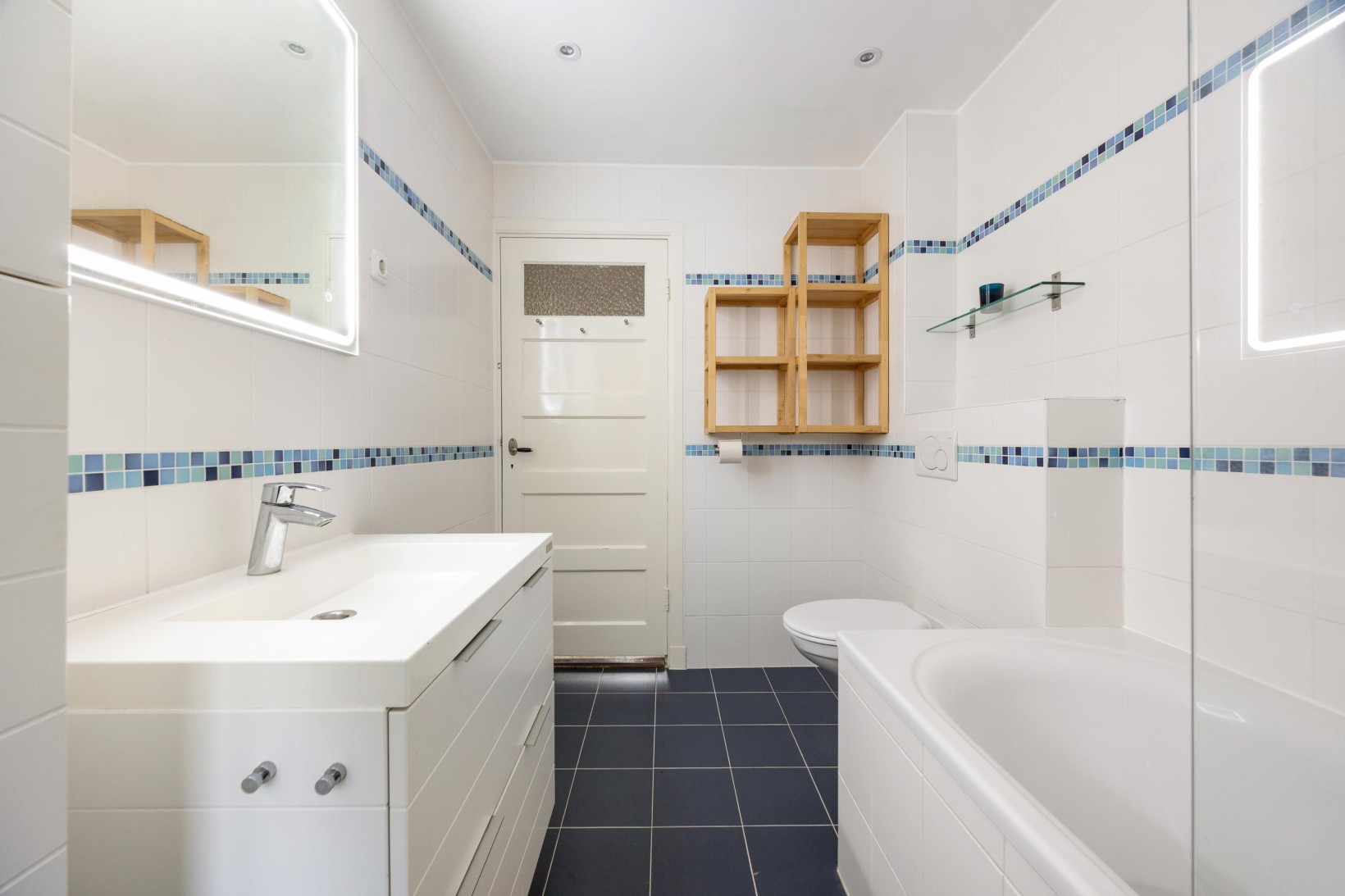 Tussenwoning te koop: Vossenlaan 239, Nijmegen