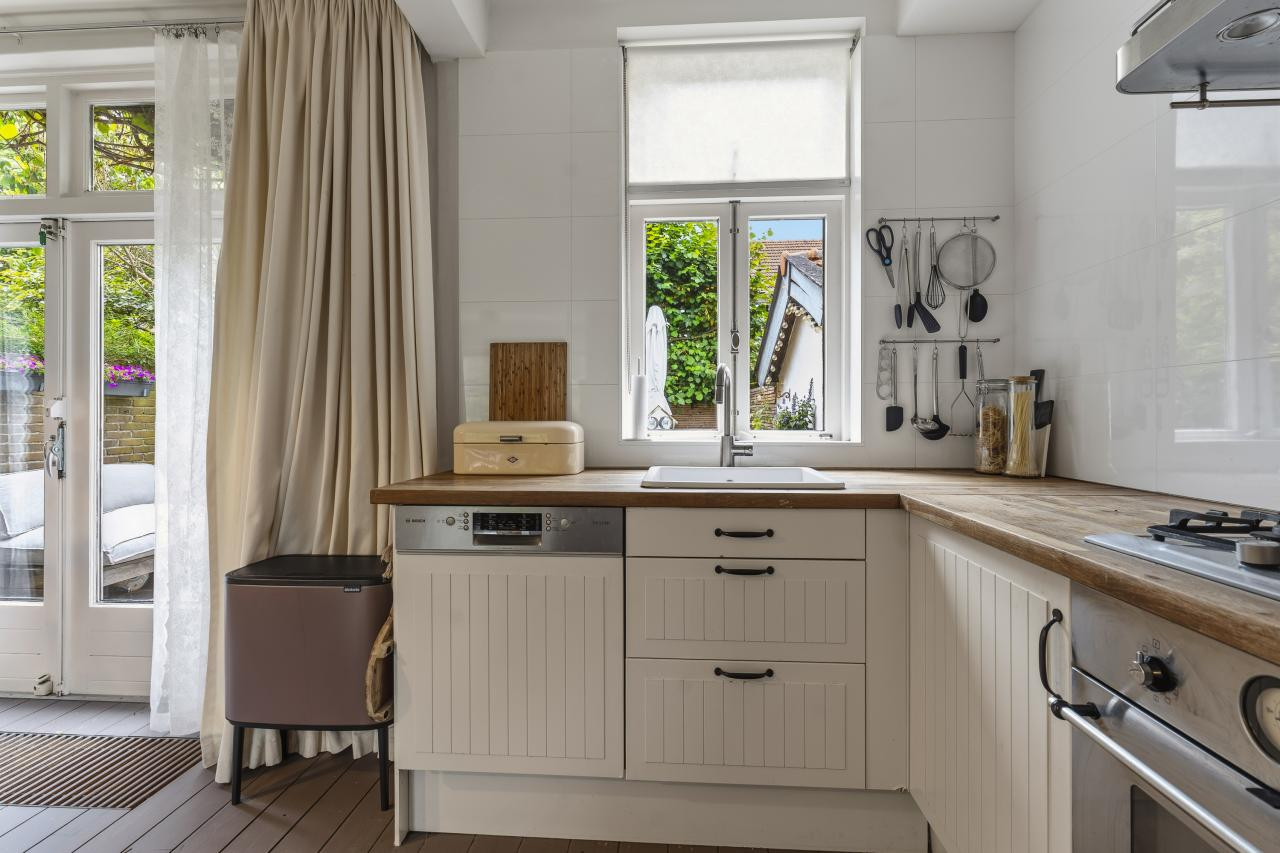 Tussenwoning te koop: van Batenborchstraat 23, Nijmegen