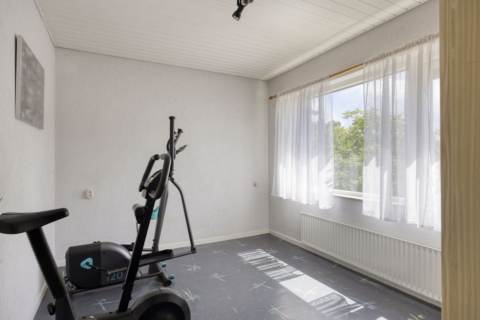 Tussenwoning te koop: Thomas van Heereveldstraat 26, Weurt