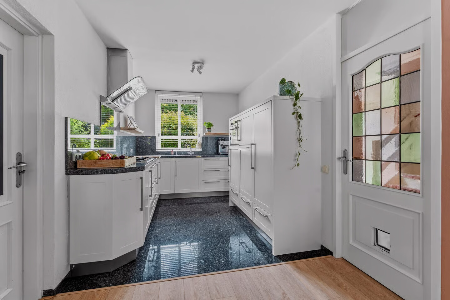 Tussenwoning te koop: Mariënweerd 34, Weurt