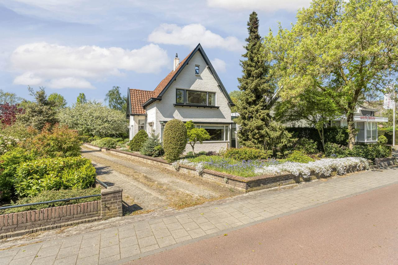 Twee-onder-één-kap te koop: Rijksweg 68, Malden