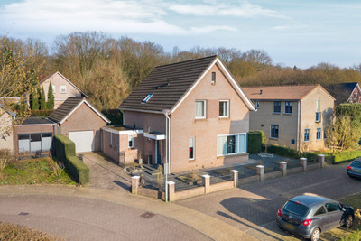 Karolingenstraat 28
