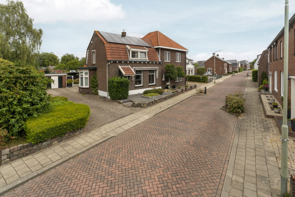 Twee-onder-één-kap te koop: Steendalerstraat 52, Gennep