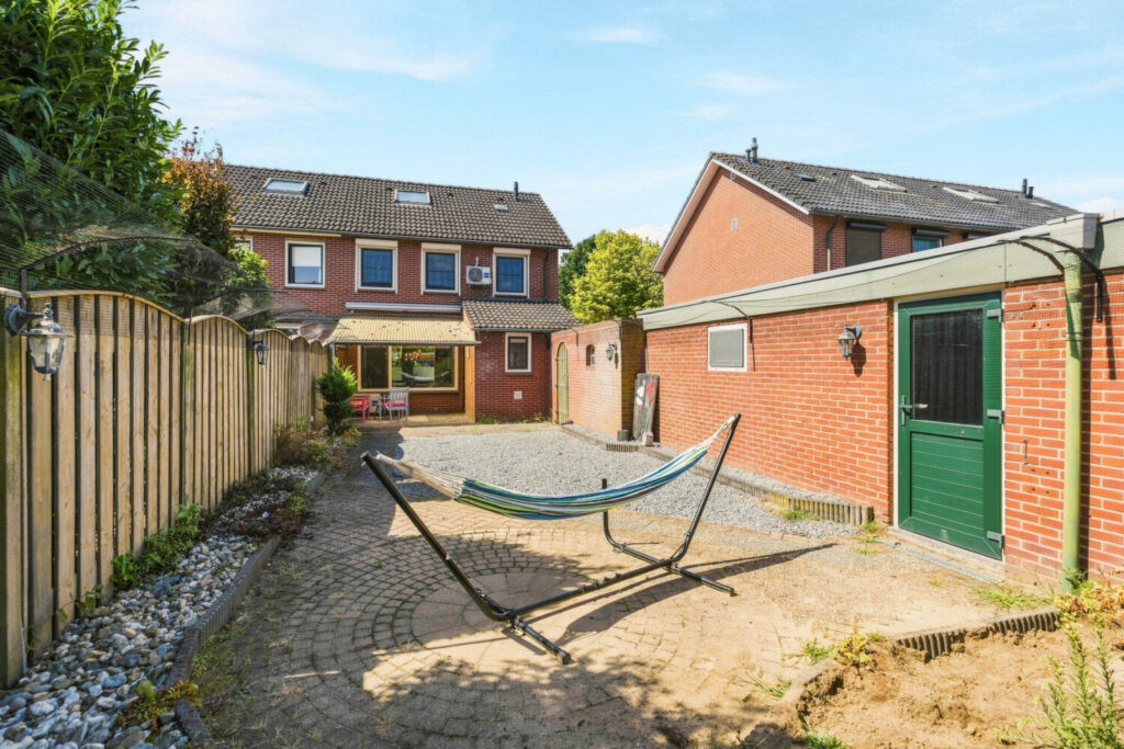 Twee-onder-één-kap te koop: Acaciastraat 16, Heijen
