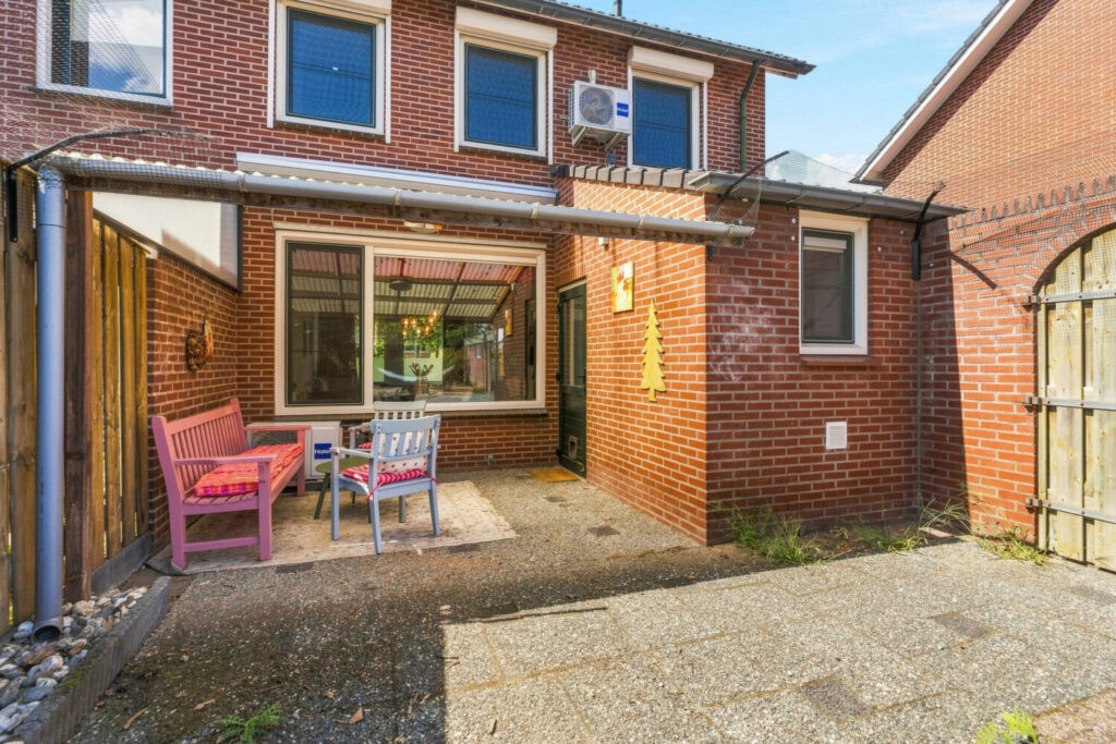Twee-onder-één-kap te koop: Acaciastraat 16, Heijen